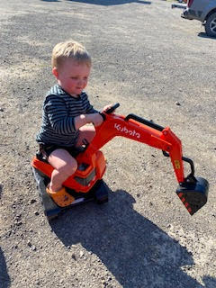 Digger with Helmet