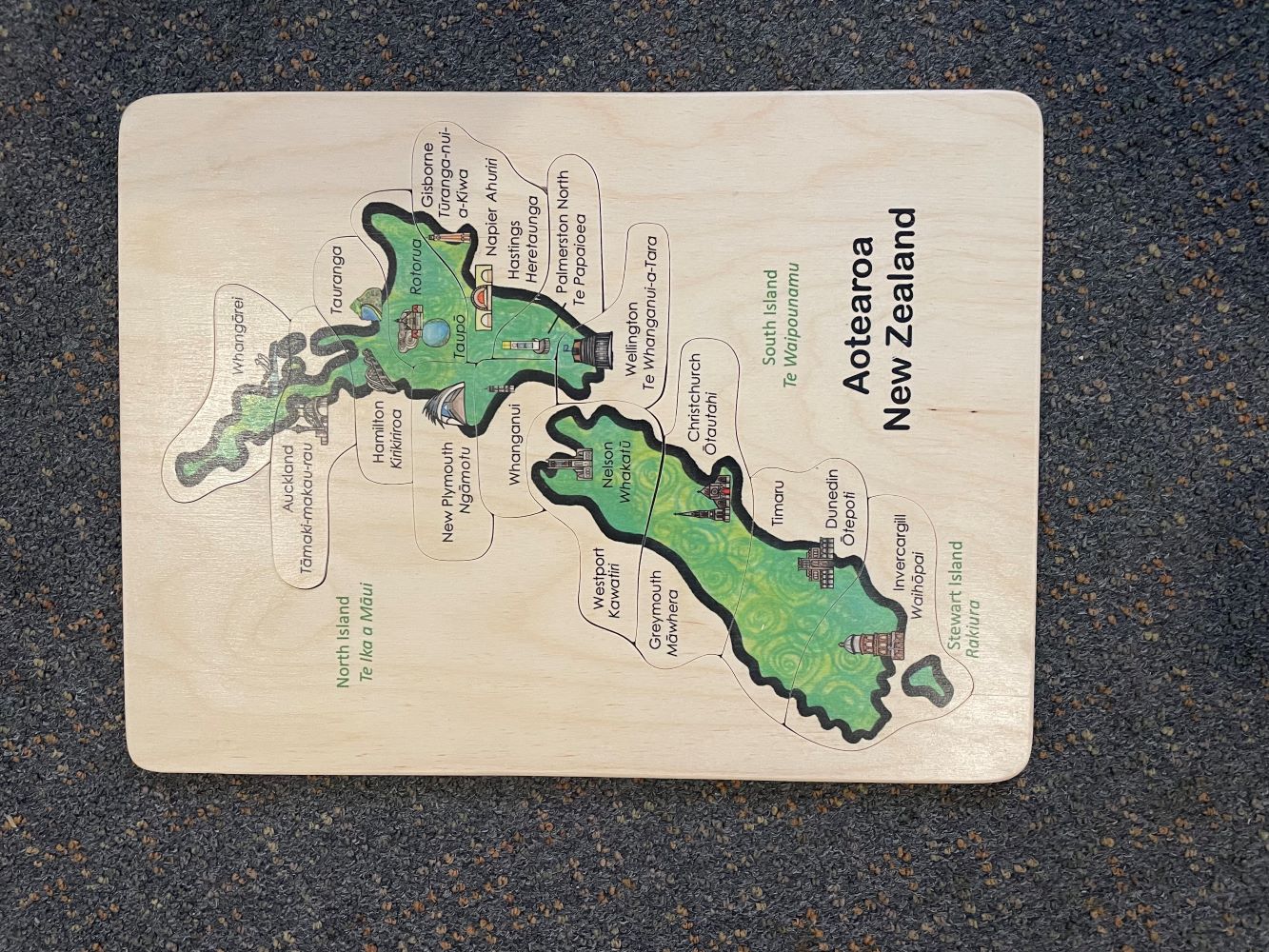New Zealand Map Bilingual Wooden Puzzle